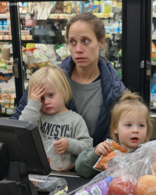 I Bought a Bag of Apples for a Mother with Two Little Kids at the Checkout — Three Days Later, a Police Officer Came Looking for Me at Work
