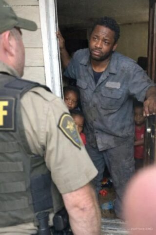 I Returned a Wallet Full of Cash I Found at Work — The Next Morning a Sheriff Knocked on My Door