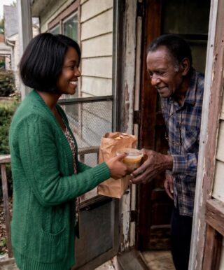 I Spent Years Cooking Dinner for the Loneliest, Meanest 80-Year-Old Man on My Street – As He Passed Away, His Will Left Me and His 3 Children Speechless – Stories Trends