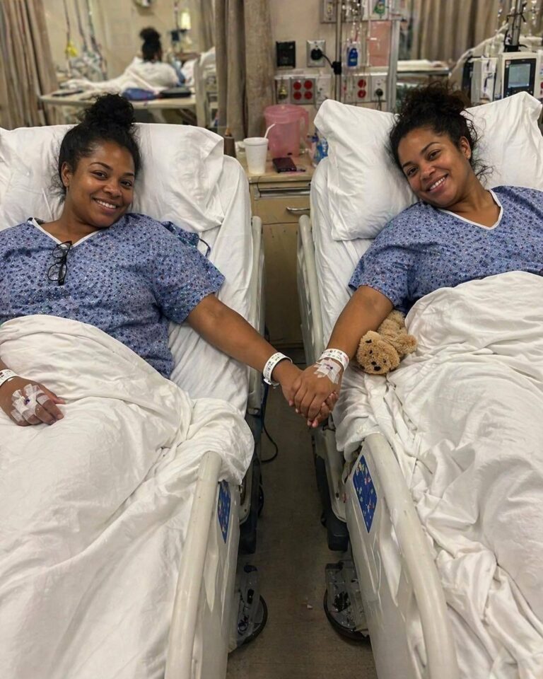 They Held Hands Before Surgery… But What Happened Next Left Everyone Speechless
