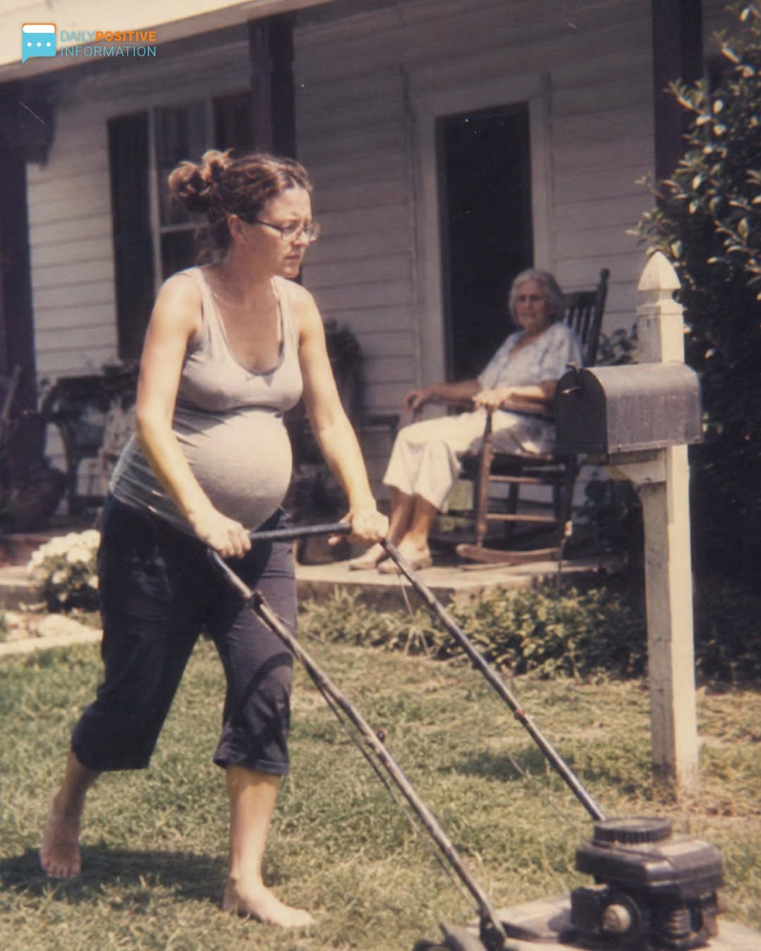 I Helped My 82-Year-Old Neighbor — The Next Morning, The Sheriff Knocked