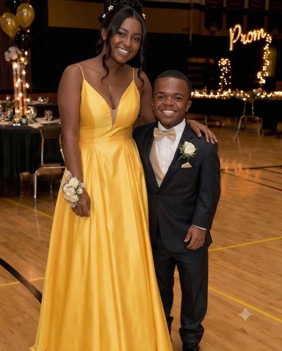 Everyone in Class Laughed at My Boyfriend Because of His Height – But at Graduation, Our Teacher Invited Us on Stage and Said Words That Left Everyone Speechless