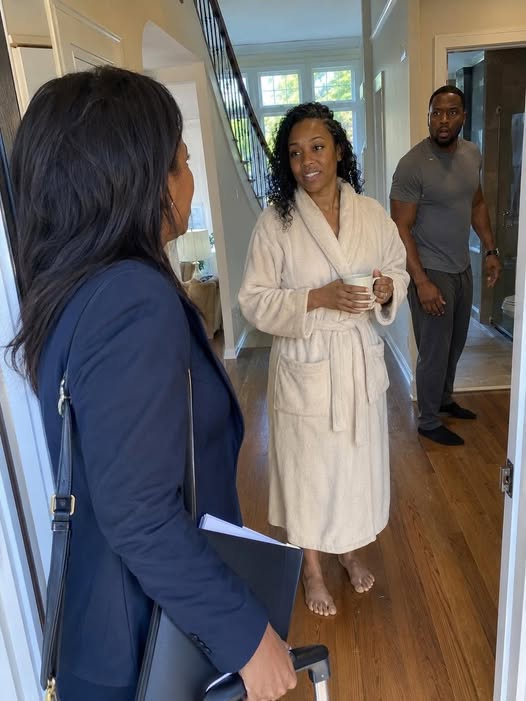 I was heading on a business trip when my flight was canceled. I came home early and opened the door to a stranger wearing my robe. She smiled and said, ‘You’re the realtor, right?’ I nodded and stepped inside.